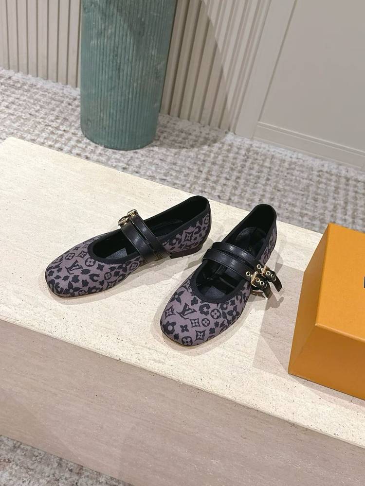 LV Flat Gray