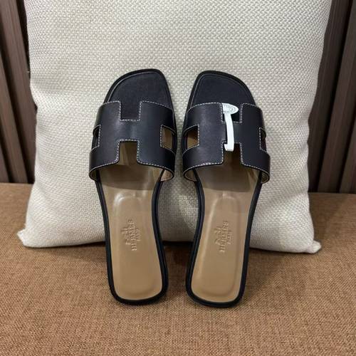 Hermes slippers 