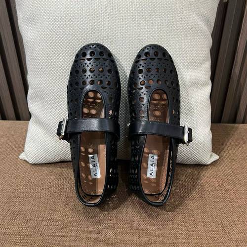 ALAIA Flat