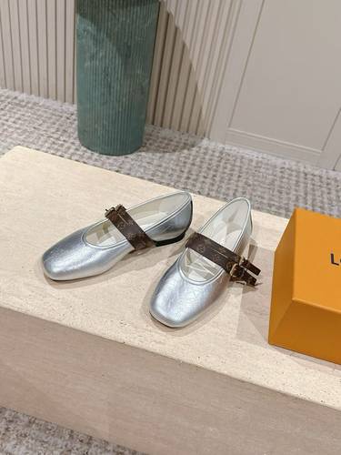 LV Flat Silver