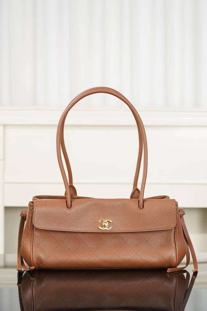 Chanel SMALL SHOPPING BAG