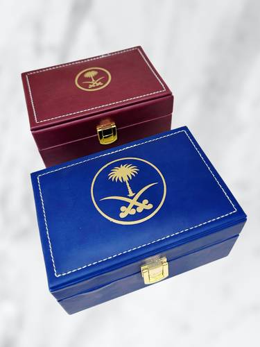 علب جلدية