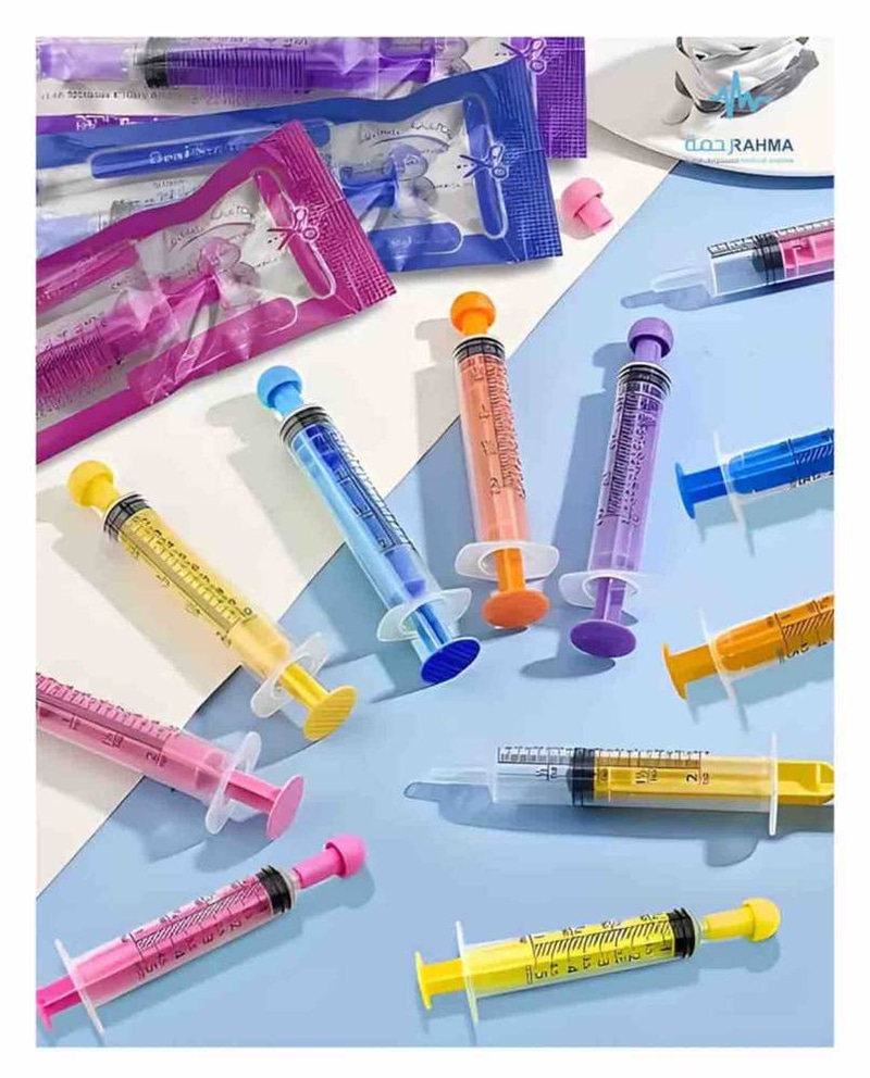 إبرة ملونة طرف مستدير متعددة الاستخدامات - AT Colored needle with a rounded tip versatile for multiple uses.
