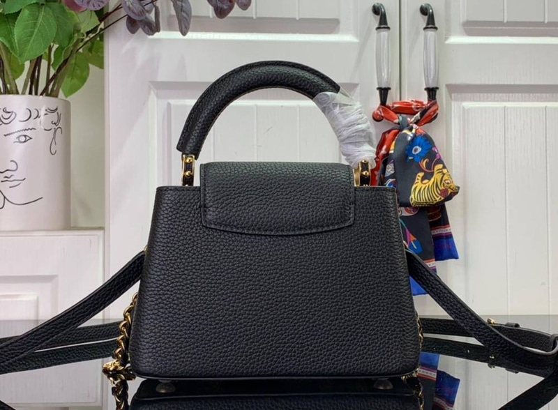 Louis Vuitton Capucines Mini 21cm