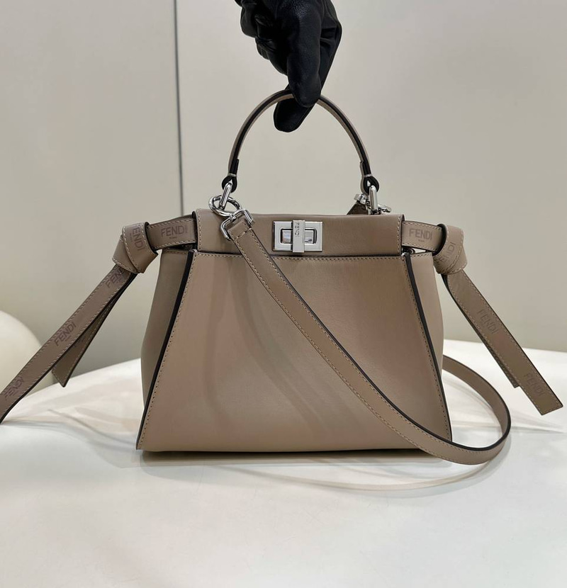فندي peekaboo مقاس 23cm