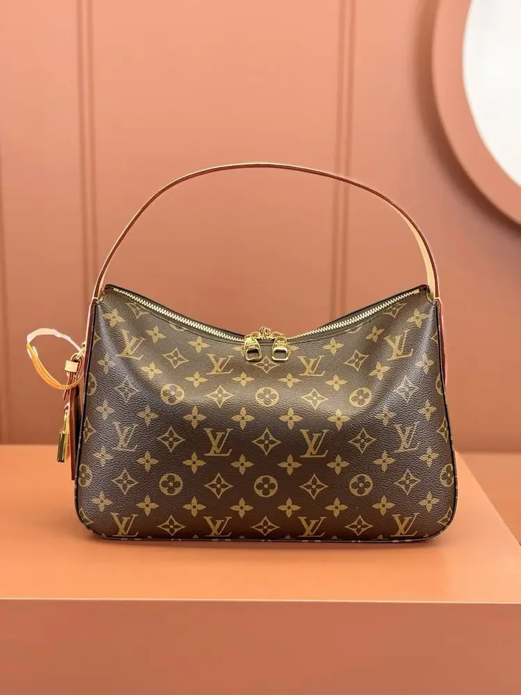 لوي فيتون سلوشي مقاس 29cm