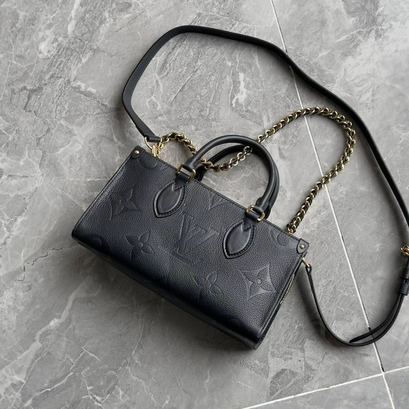 لوي فيتون ONTHEGO EAST WEST مقاس 25cm