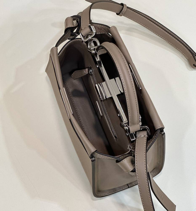 فندي peekaboo مقاس 23cm