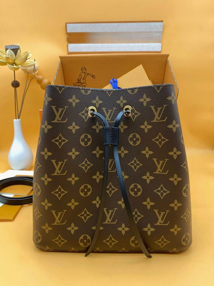 لوي فيتون NÉONOÉ مقاس 26cm