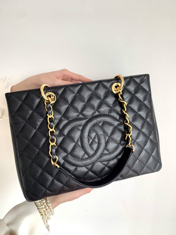 شانيل شوبنق مقاس 34cm