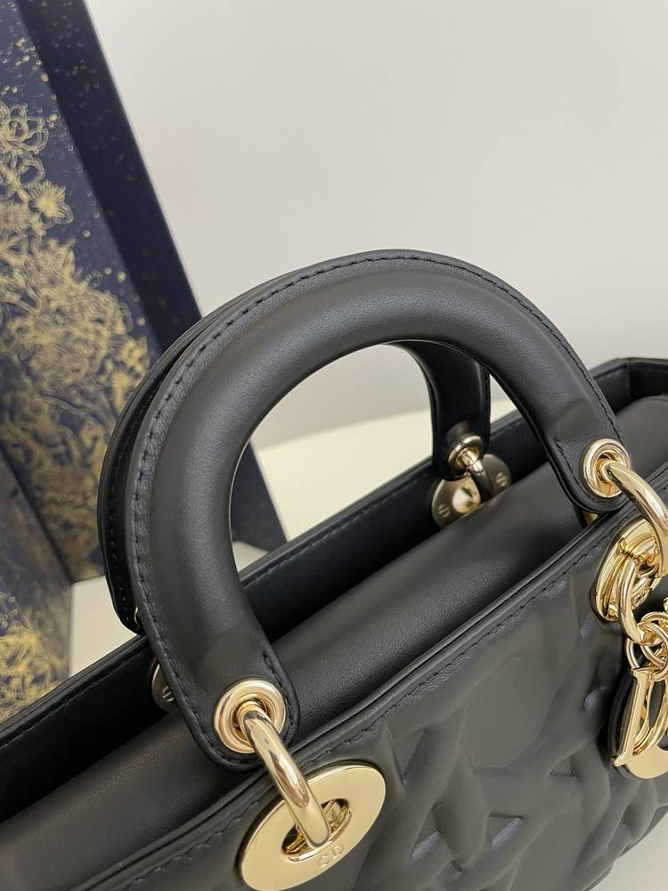 ديور دي جوي مقاس 26cm