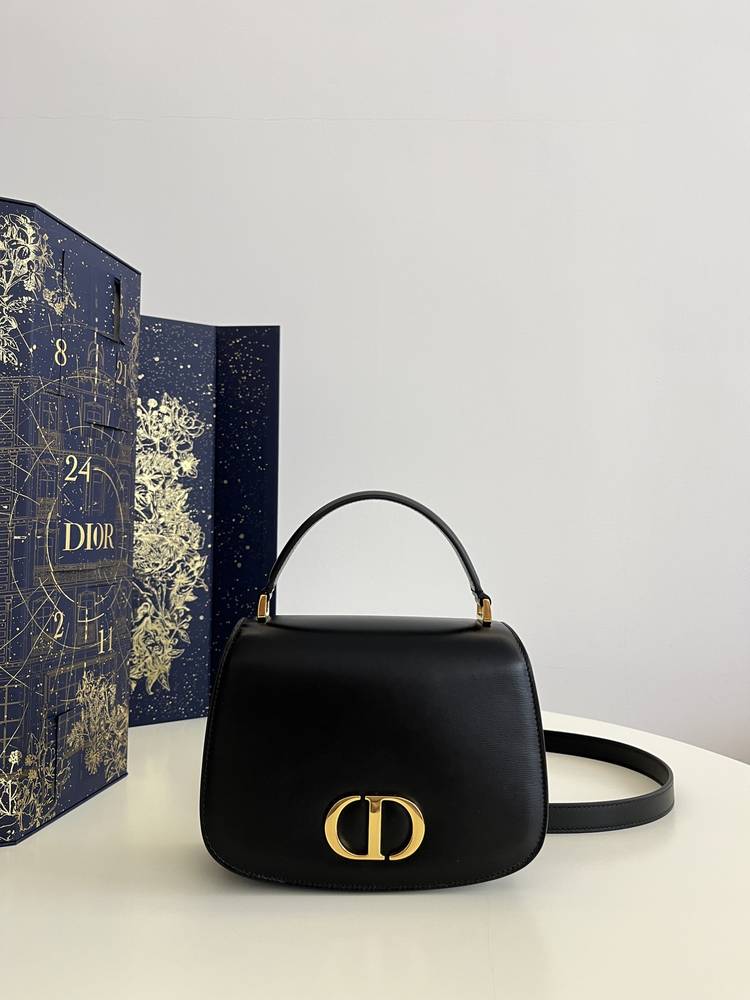 Dior Montaigne 30 size 19cm