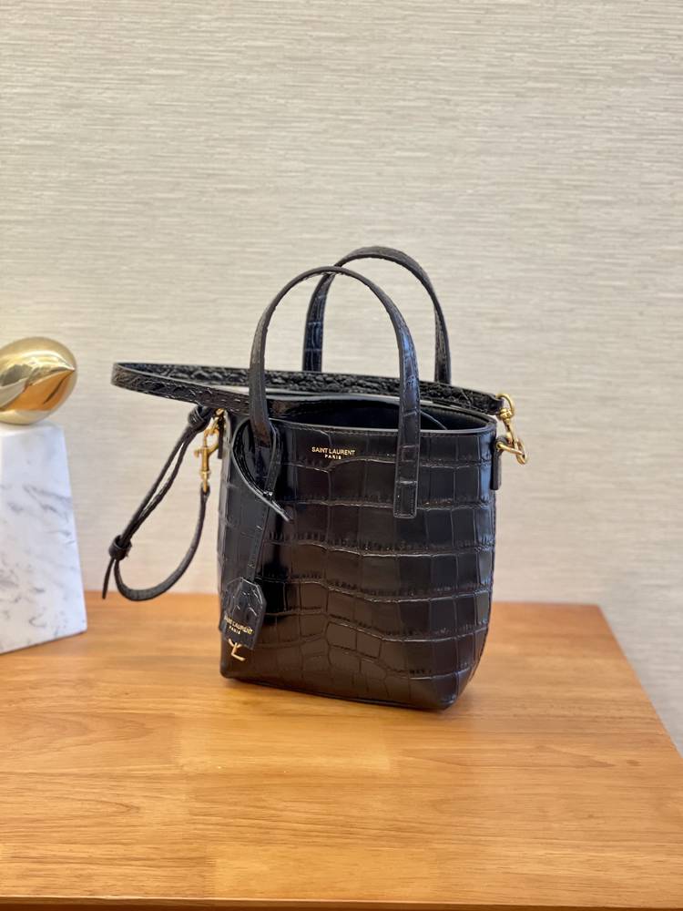 سان لوران Tote مقاس 18cm