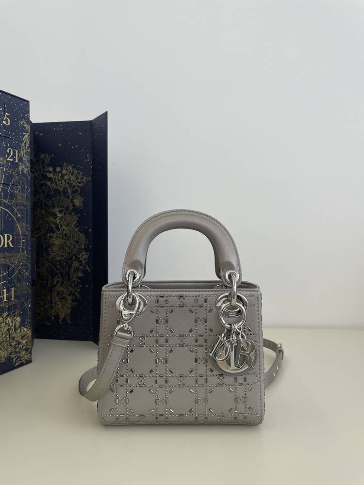 ليدي ديور ميني مقاس 17cm