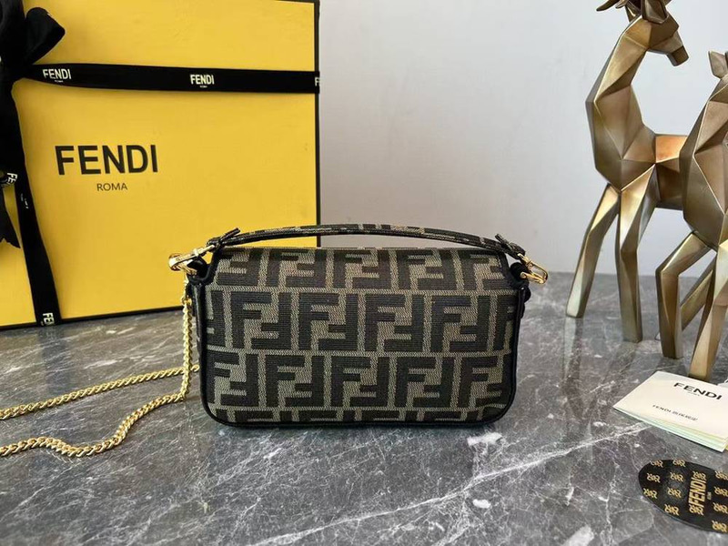 فندي باجيت ميني مقاس 19cm