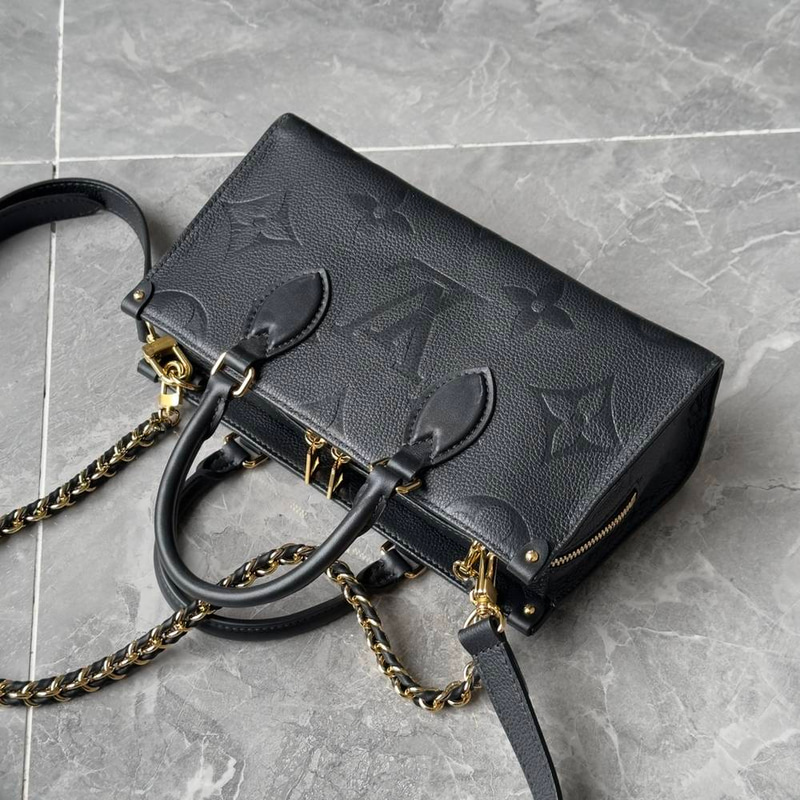 لوي فيتون ONTHEGO EAST WEST مقاس 25cm