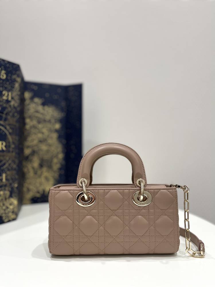ديور دي جوي مقاس 22cm