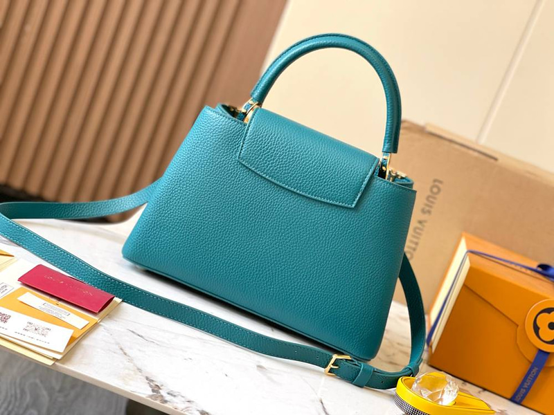 Louis Vuitton Capucines BB Size 27cm