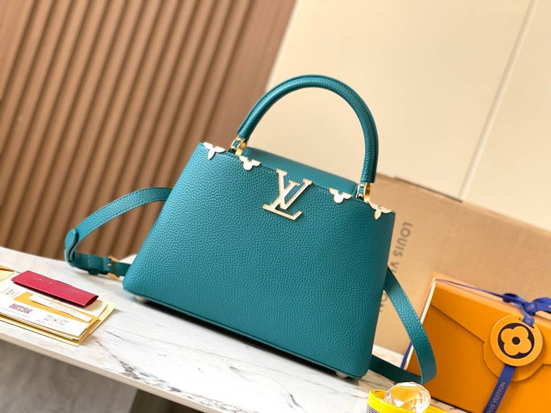 Louis Vuitton Capucines BB Size 27cm
