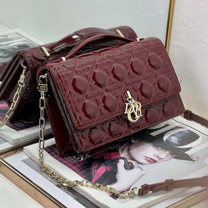 ديور كلاتش مقاس 24cm