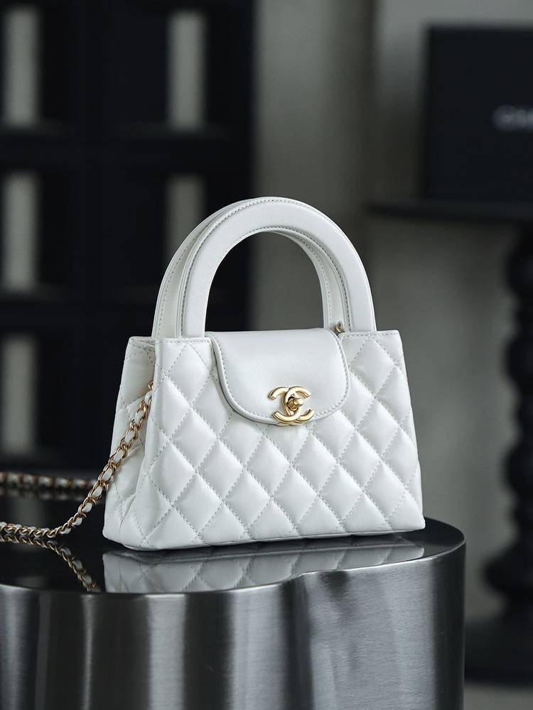 Chanel Kelly Size 19cm