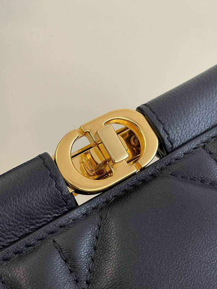 ديور كور دي مقاس 27cm