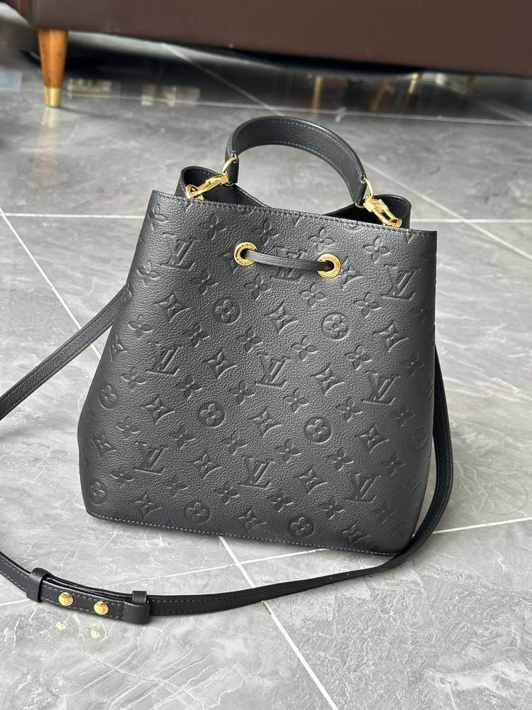 لوي فيتون NÉONOÉ مقاس 26cm
