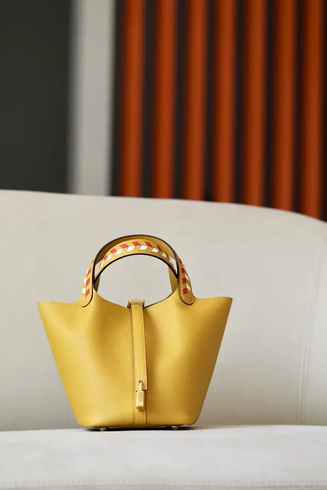 هيرمس بيوكتين مقاس 18cm