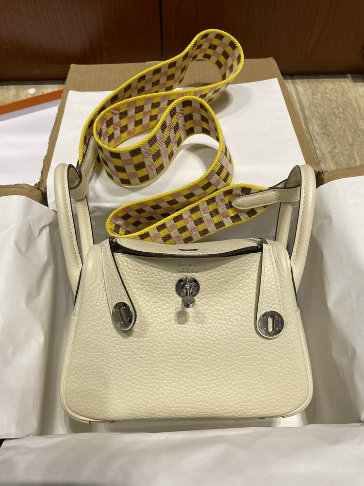 Hermès Lindy Mini Size 19cm