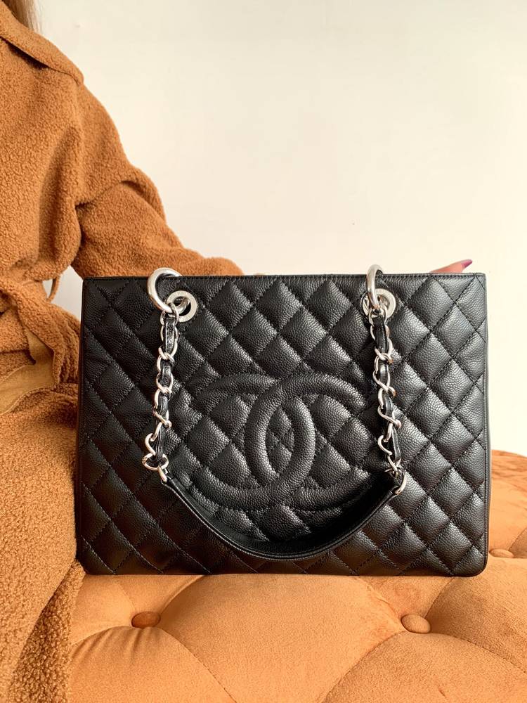 شانيل شوبنق مقاس 34cm