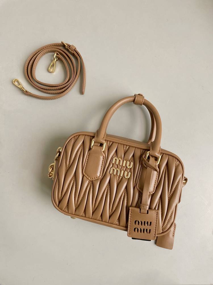 ميو ميو اركادي مقاس 19cm