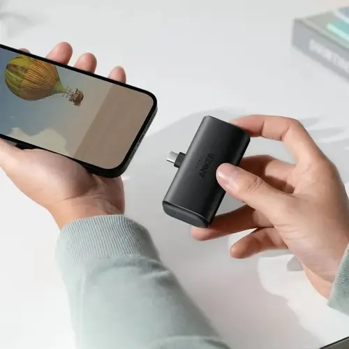 بطارية انكر نانو مع موصل USB-C مدمج قابل للطي بسعة 5000 ملي امبير بقوة 22.5 واط - اسود