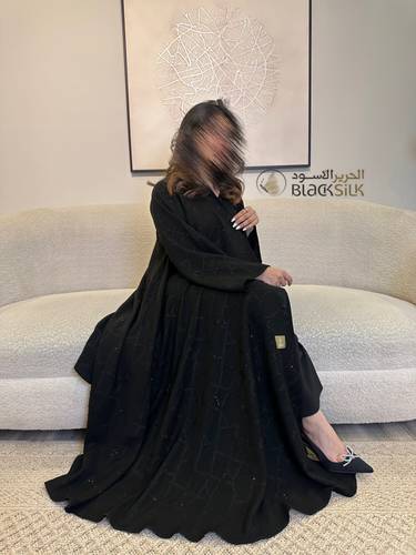 عباية نورا
