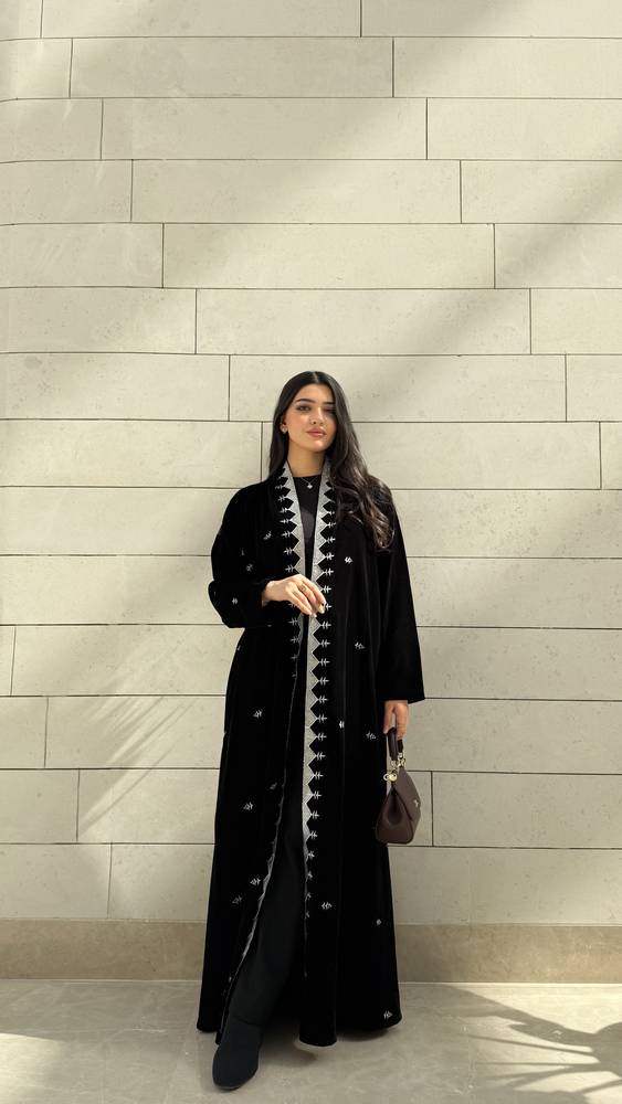عباية نبيلة 