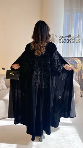 عباية ليالي مخمل