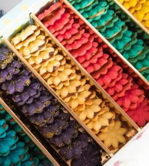 Miss Sugar Petit Four Colored - Small