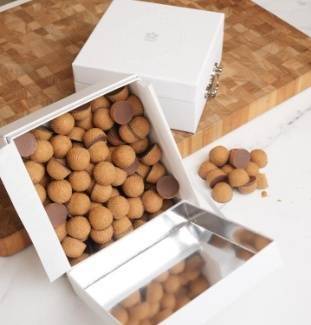 Nahyane Peanuts Biscuits (White Box) - 1kg