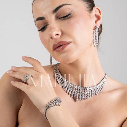 طقم اكسسوار لامع