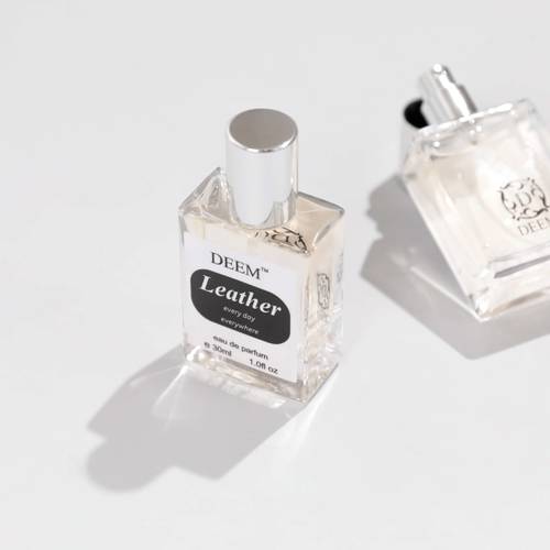 عطر Leather من DEEM