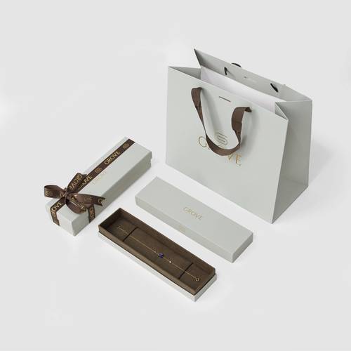 اسوارة بحجر أزرق فاخر من Grove