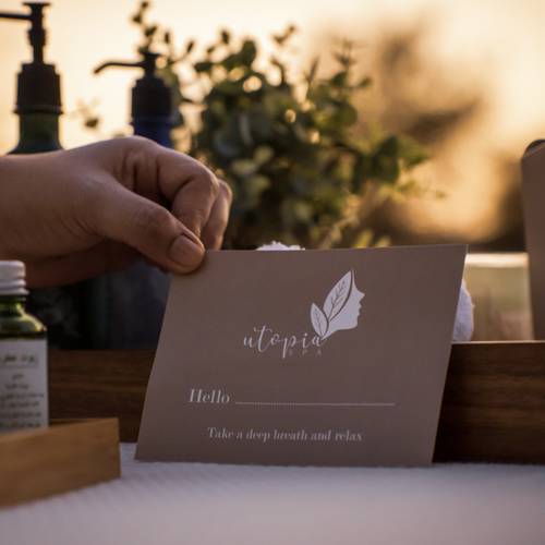مساج الأحجار الساخنة من utopia spa