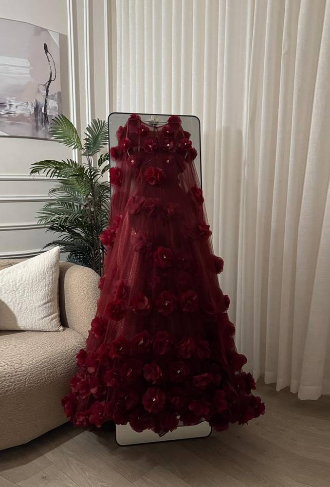 فستان سهره ورود مع وشاح