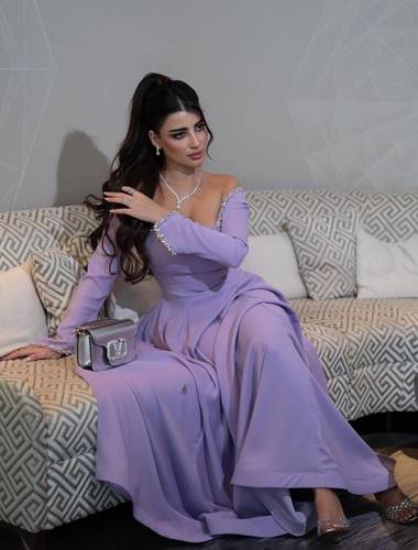 فستان بكسسوارا الصدر والكم