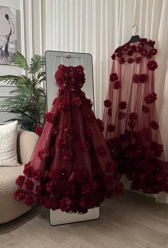 فستان سهره ورود مع وشاح