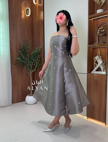 فستان ميدي بتطريز