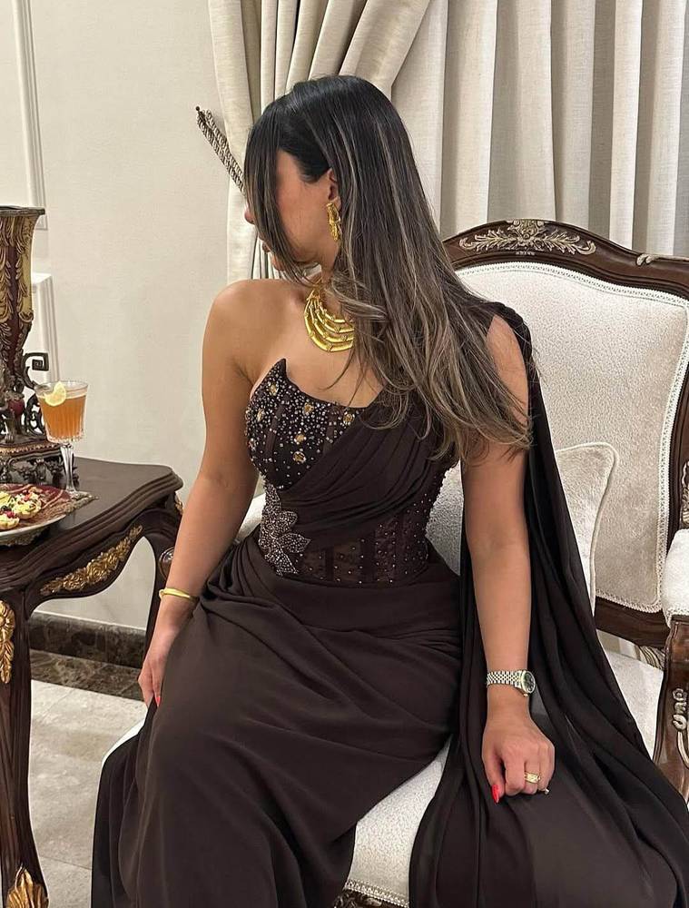 فستان فخم بتطريز الصدر
