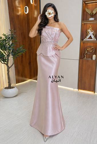 فستان سهرة كورسيه بتطريز