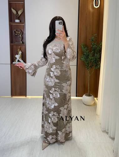 فستان مخمل بنقش بارز