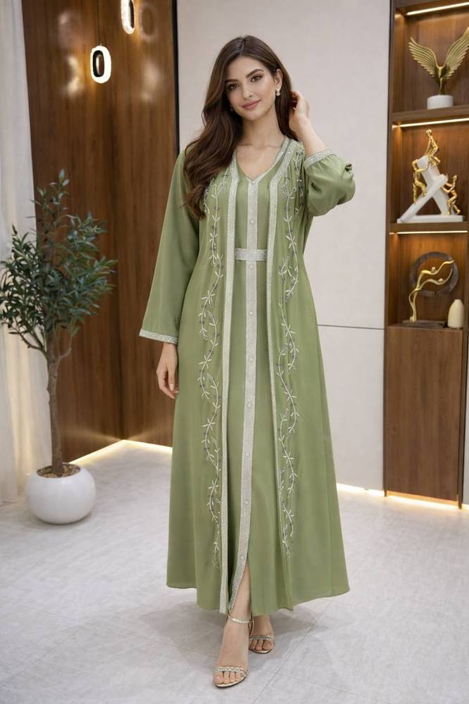 قفطان بتطريز فخم