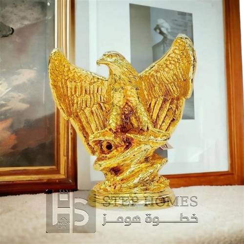 تحفة صقر ذهبي 
